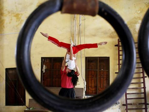 Khổ luyện như diễn viên xiếc