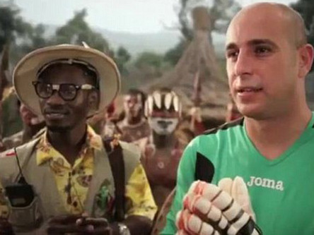 Pepe Reina bị 'tố' phân biệt chủng tộc