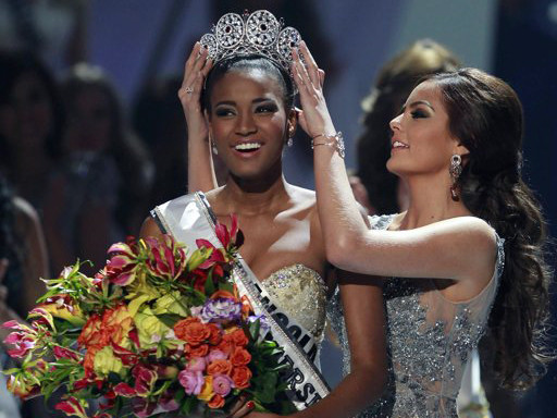 Miss Angola đăng quang Hoa hậu Hoàn vũ 2011