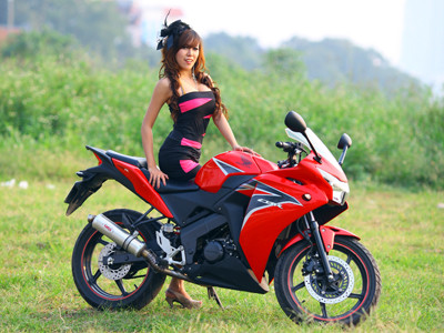 Honda CBR150R 2011: Xe đua 150cc mạnh mẽ