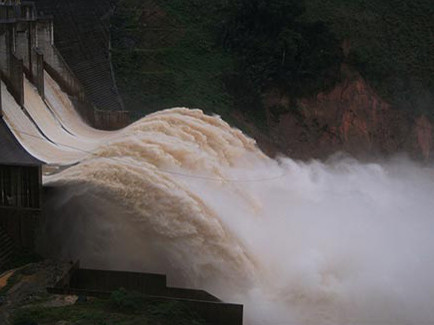 Đừng biến hồ thủy lợi thành quả 'bom nước'