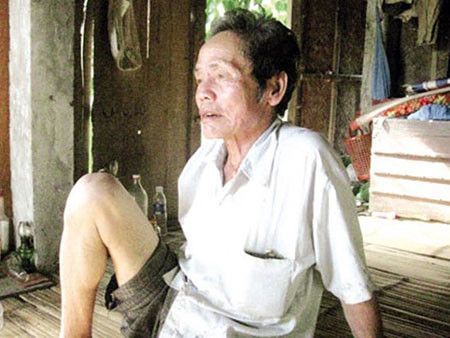 Chuyện bi hài của thầy bùa lấy cả mẹ lẫn con làm vợ