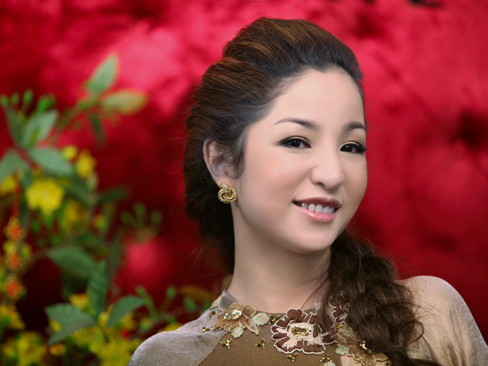 Danh hài Thúy Nga đẹp rạng rỡ như 'nàng xuân'