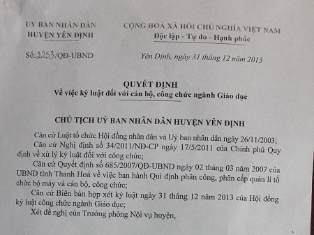 Cách chức Giám đốc vì đánh bài ăn tiền