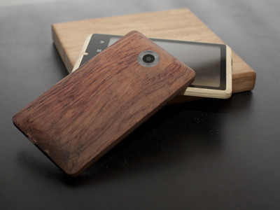 Smartphone Android bằng tre độc đáo