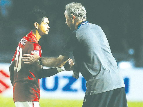 Riedl tuyên bố ông không từ chức