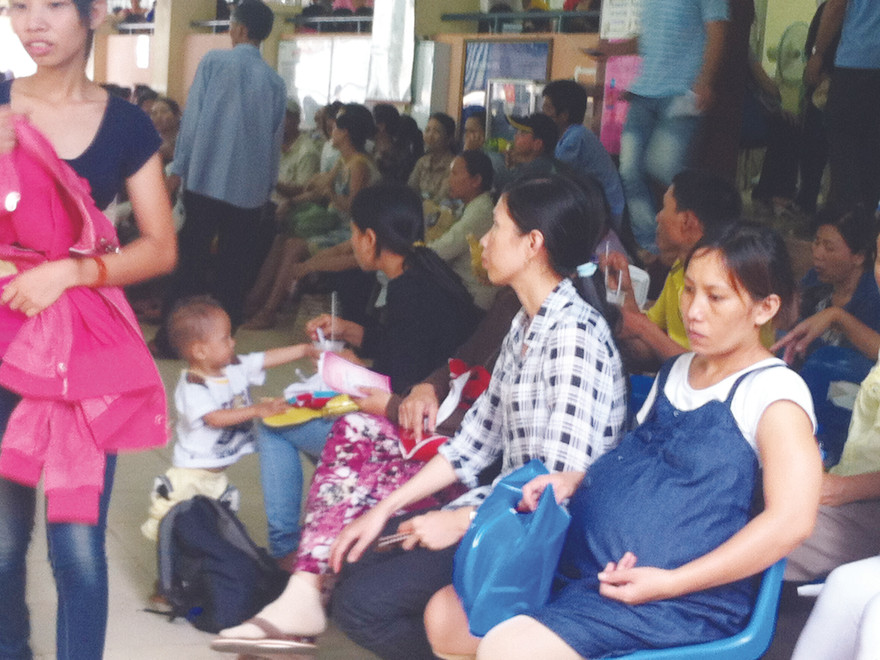 Đổ xô khám thai vì lo tai biến