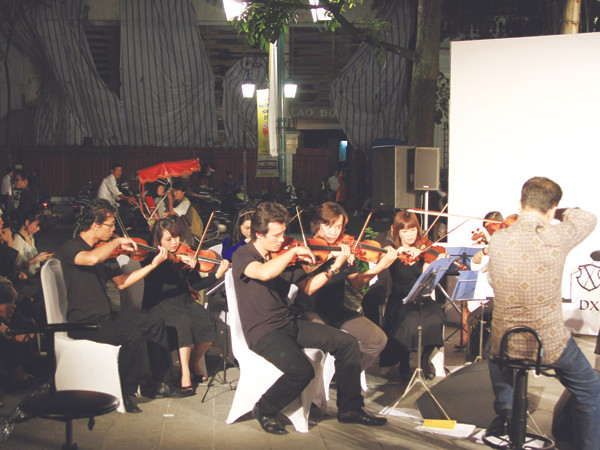 Hòa nhạc Luala. Ảnh: N.M.H