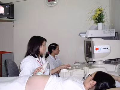 Siêu âm chọn giới tính thai nhi là một trong những nguyên nhân làm chênh lệch giới tính hiện nay Ảnh: L.N