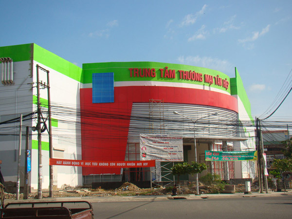 Xây chợ không đúng cam kết, hàng trăm tiểu thương phản đối