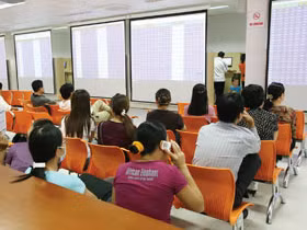 Hai sàn tiếp tục xanh điểm