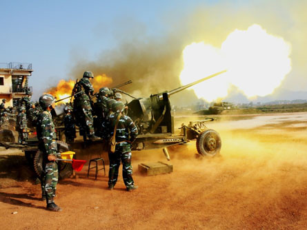 Cận cảnh lính Phòng không - Không quân nhả đạn tiêu diệt mục tiêu