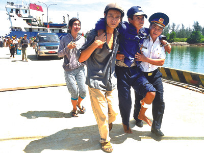 Những lão ngư được 'thần chết' trả về