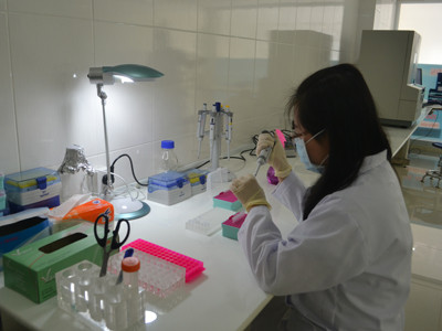 Khóc cười ADN: Cụ ông 70 có con với gái trẻ