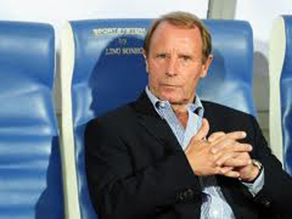 Nón lá Việt Nam trên khán đài Warsaw