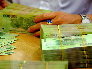 Lương nhân viên ngân hàng sụt giảm