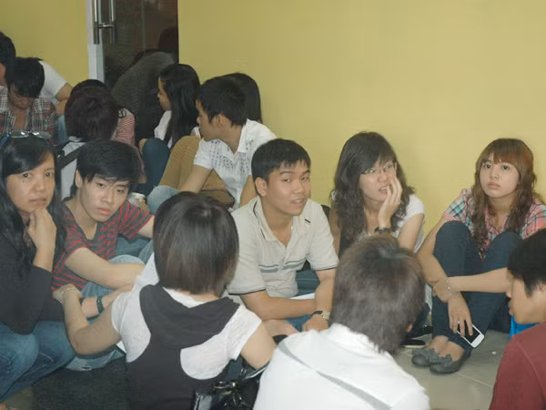 Sinh viên phản đối Trường Raffles