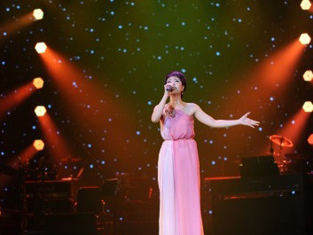 'Người hát tình ca' tiếp tục giữ vững kỷ lục ở BXH Bài hát tôi yêu