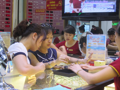 Vàng trong nước đắt vì khan hàng?
