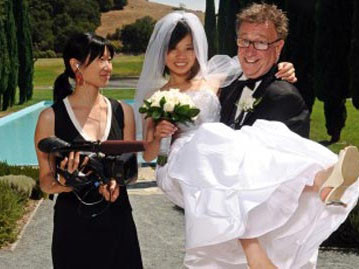 Gái ế Trung Quốc vung tiền học săn đại gia Tây