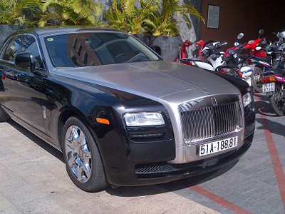 'Chộp' Rolls-Royce Ghost biển đẹp ở Nha Trang
