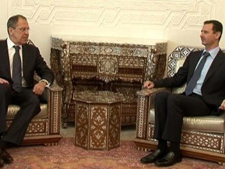 Ngoại trưởng Nga đến, sứ quán Mỹ rút