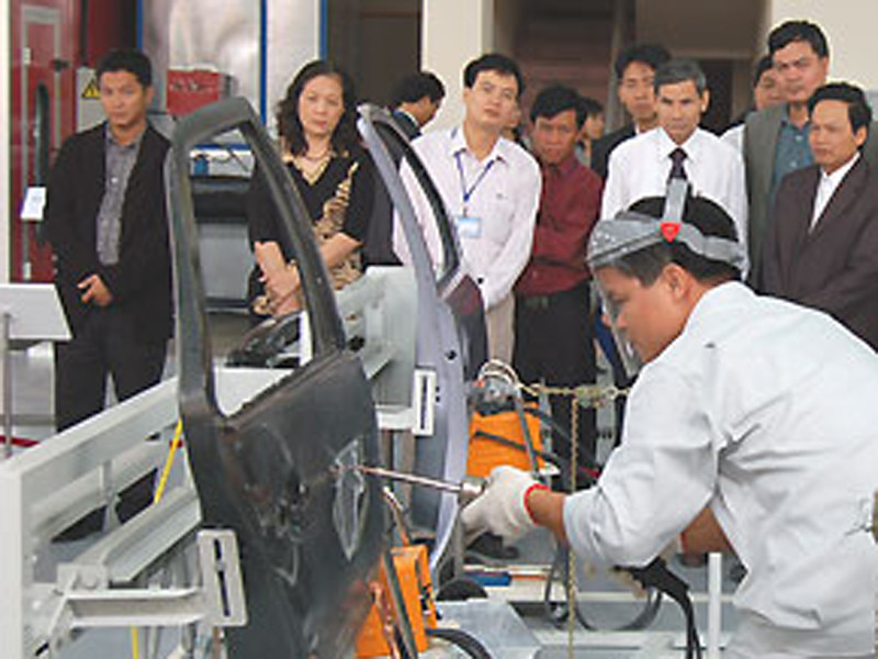 Chi 75 triệu USD nhập khẩu linh kiện ô tô