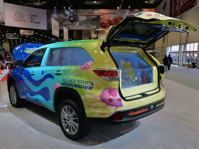 Ngỡ ngàng trước Toyota Highlander hóa thành... bể cá