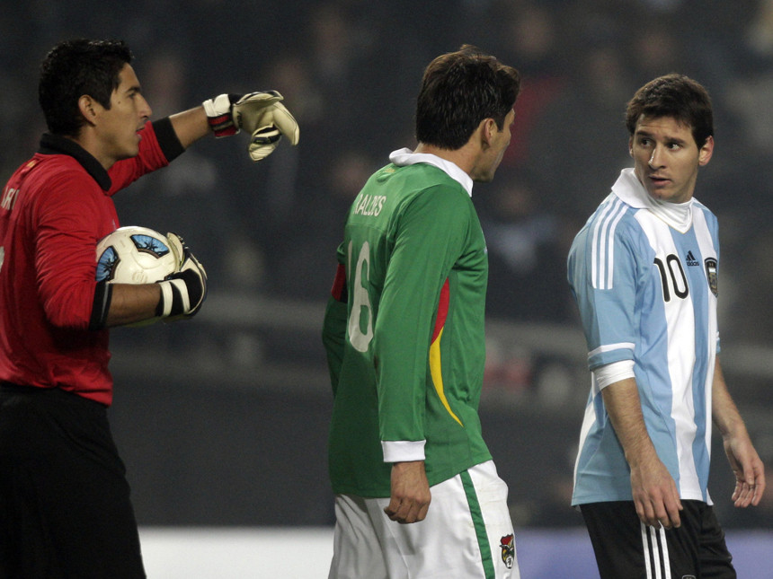 Messi bất lực, Argentina bị cầm hòa