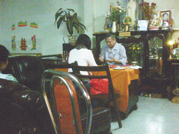 Tôi đi chữa bệnh… “thánh nhân”