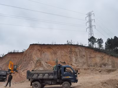 Tái định cư dưới đường dây 500 KV