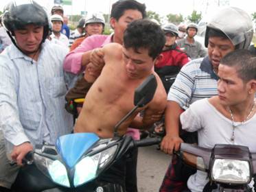 Từ quái xế thành hiệp sĩ