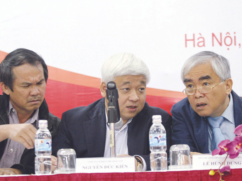 VPF vẫn đang “ngóng” hợp đồng chuyển nhượng quyền tổ chức các giải chuyên nghiệp để có thể “nói chuyện” với AVG Ảnh: VSI