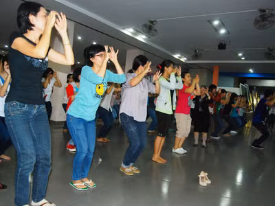 Nhảy để kết nối