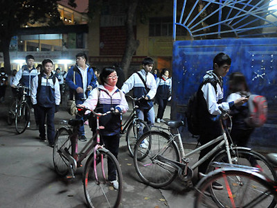 'Đánh giá giảm ùn tắc do thay đổi giờ là vội vàng'