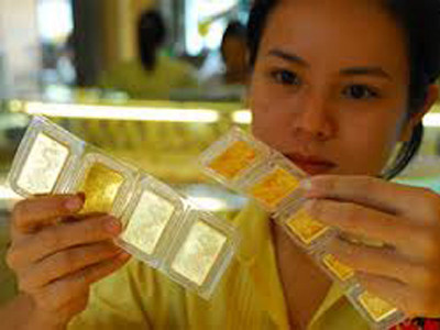 Vàng tăng mạnh, ngân hàng vẫn mua nhiều
