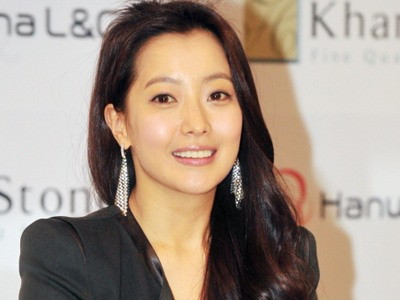 Thần tượng Kim Hee Sun trở lại