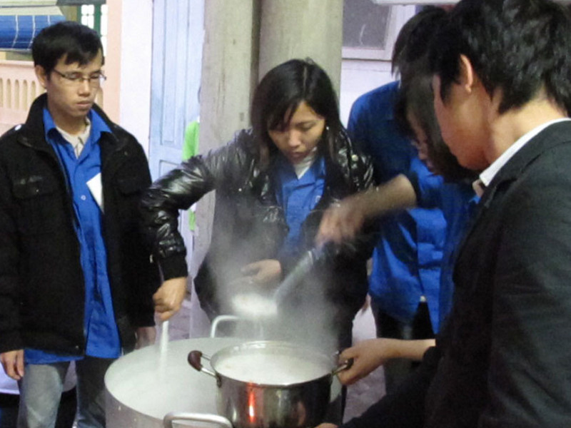 Nồi cháo miễn phí