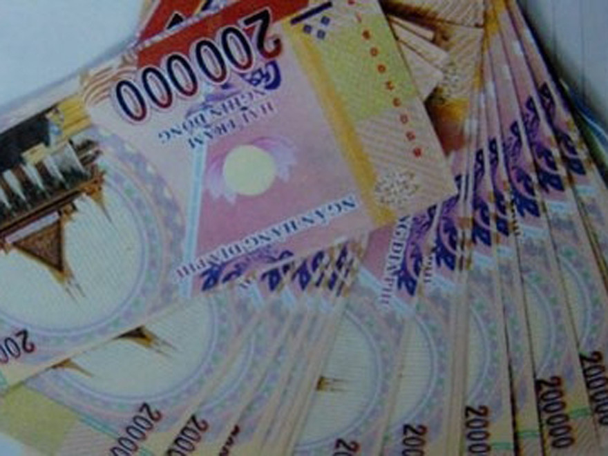 Mang tiền âm phủ mua vàng, xe và lừa đổi tiền thật