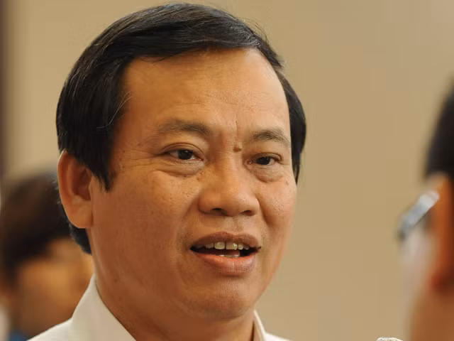 Không thể cắt quãng để xem xét cán bộ