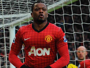 Monaco dùng lương 'khủng' câu Patrice Evra