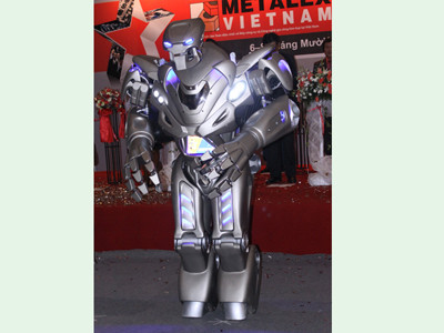 Robot khổng lồ Titan 'khủng' hơn Asimo?
