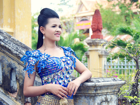 Ngắm nhan sắc của 'Á hậu các dân tộc' Sơn Thị Dura