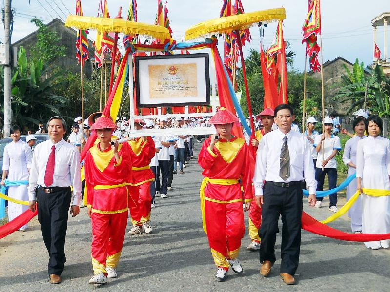 Đón nhận bằng công nhận Di tích quốc gia Trường Lũy
