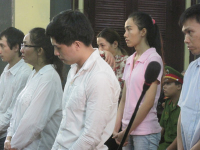 Môi giới mại dâm, người đẹp lĩnh 30 tháng tù giam