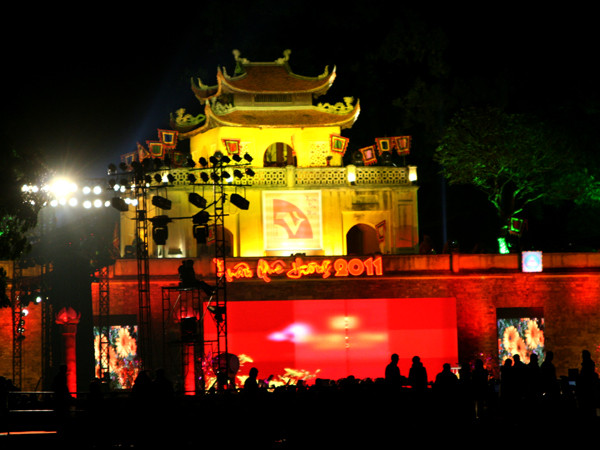 Ấm lòng trên đất Mẹ