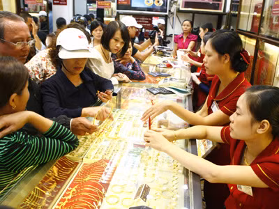 Hẹp dần cửa đầu cơ vàng