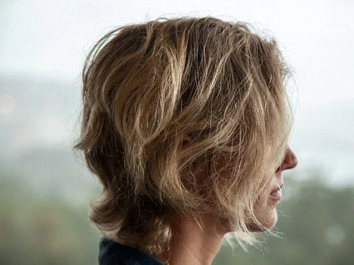 Nữ giảng viên bị cưỡng hiếp tập thể trước mặt chồng