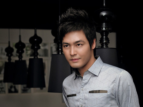 Phan Anh: Có cần “bán mình”?