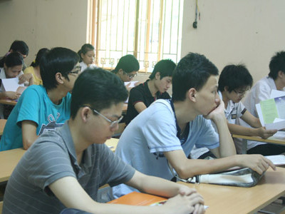 Hà Nội 'nói không' với tại chức, dân lập